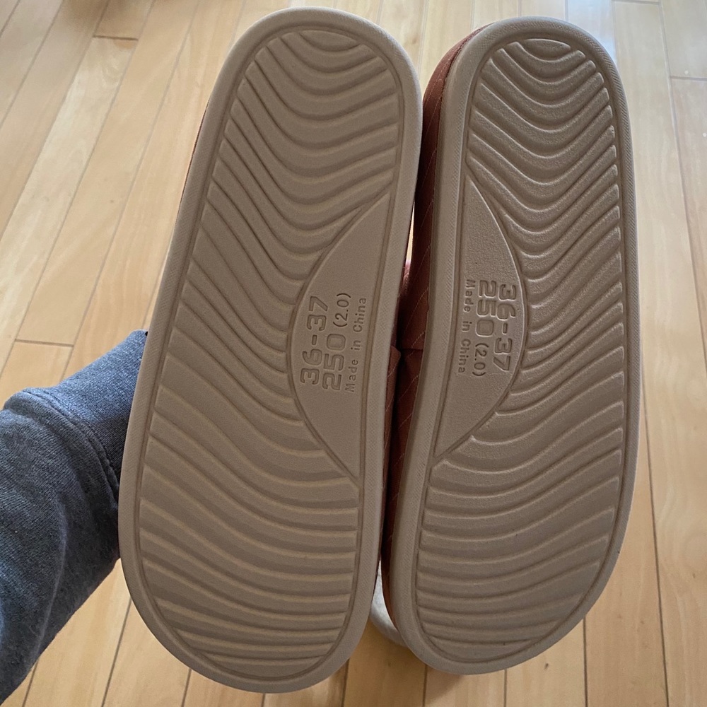 Two Pairs Slippers Set - Picture 3 of 3